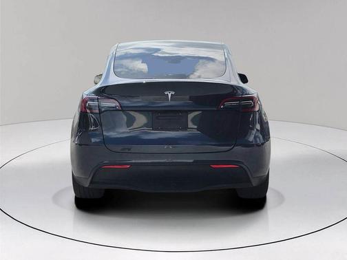 2025 Tesla Model Y Long Range
