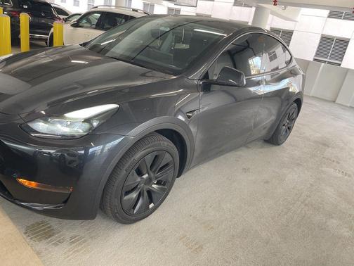 2025 Tesla Model Y Long Range