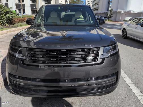2025 Land Rover Range Rover P530 SE