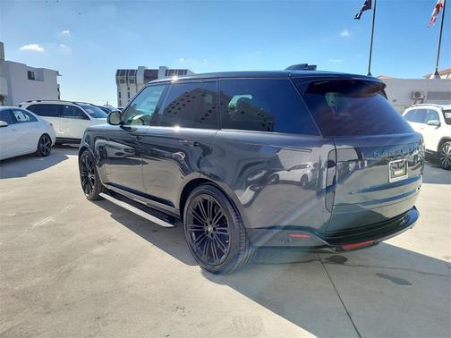 2025 Land Rover Range Rover P530 SE