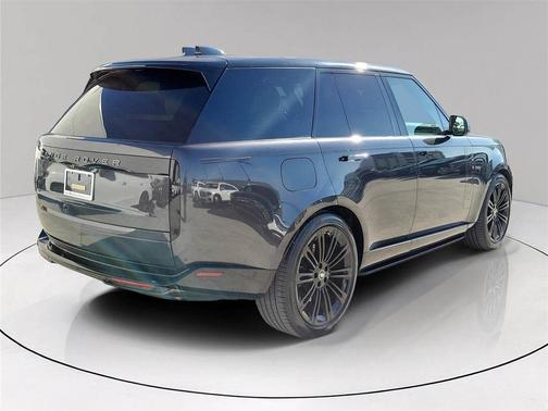 2025 Land Rover Range Rover P530 SE