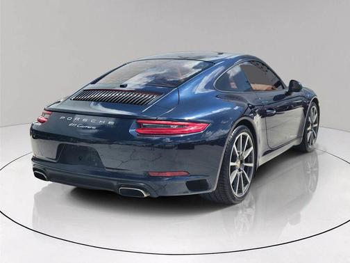 2017 Porsche 911 Carrera