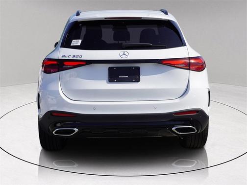 2026 Mercedes-Benz GLC 300 
