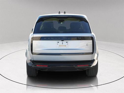 2024 Land Rover Range Rover P615 SV