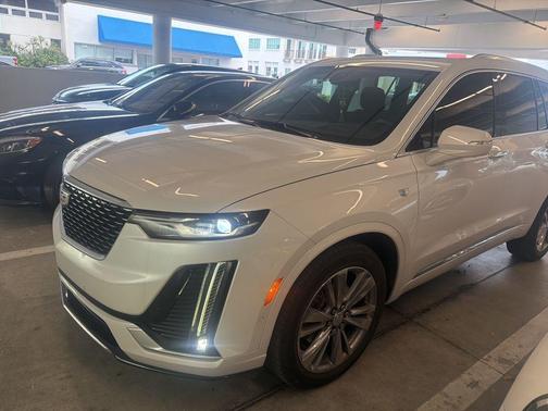 Crystal White Tri-Coat 2023 Cadillac XT6 Premium Luxury AWD
