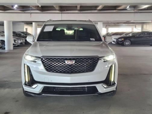 Crystal White Tri-Coat 2023 Cadillac XT6 Premium Luxury AWD
