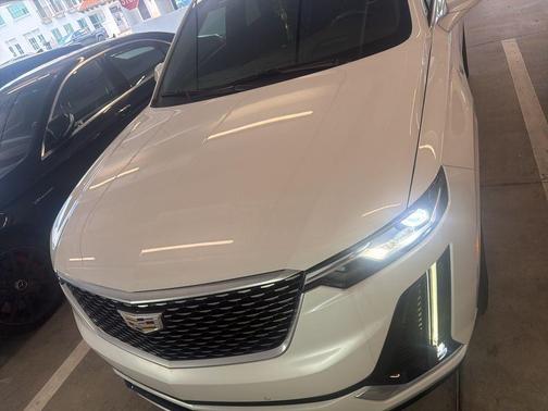Crystal White Tri-Coat 2023 Cadillac XT6 Premium Luxury AWD