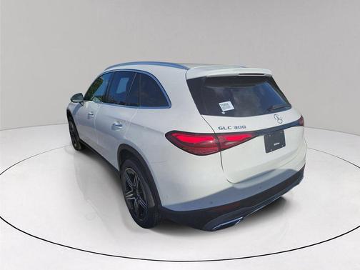 Polar White 2026 Mercedes-Benz GLC 300 Base