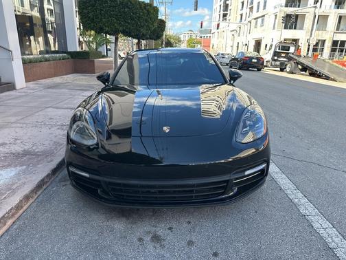2020 Porsche Panamera 4