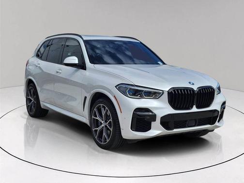 2022 BMW X5 M50i