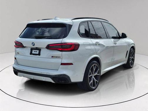 2022 BMW X5 M50i