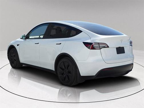2025 Tesla Model Y Long Range