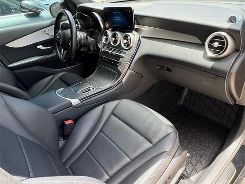 2022 Mercedes-Benz GLC 300 Base