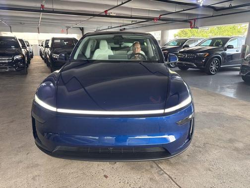 Blue 2026 Tesla Model Y PREMIUM