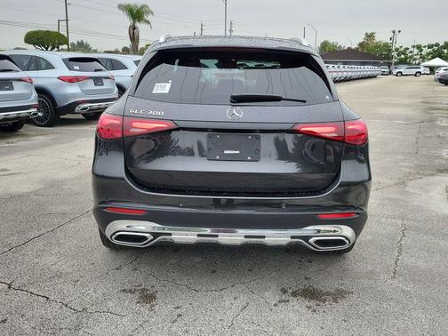 2026 Mercedes-Benz GLC 300 Base