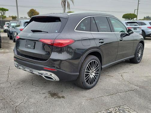 2026 Mercedes-Benz GLC 300 Base