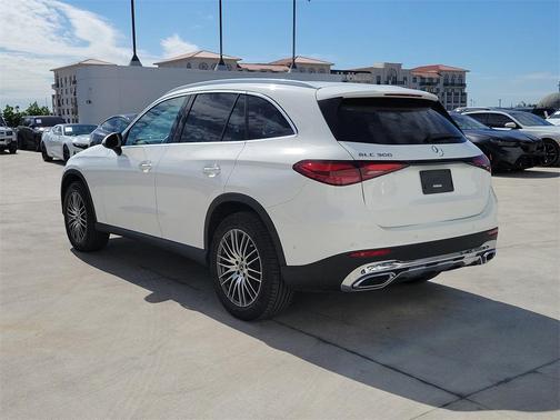 2025 Mercedes-Benz GLC 300 Base