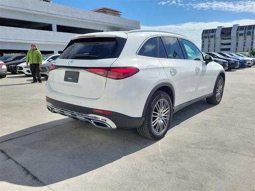 2025 Mercedes-Benz GLC 300 Base