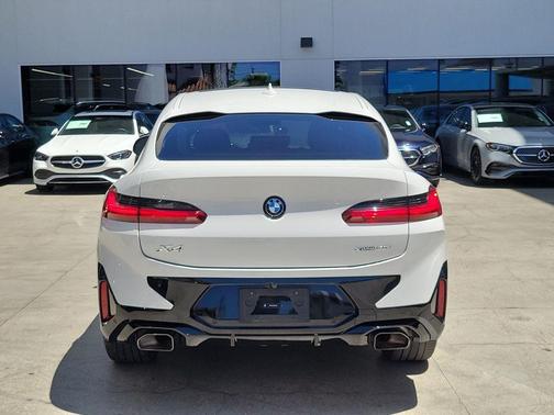 Alpine White 2024 BMW X4 xDrive30i
