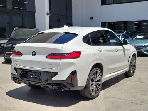 Alpine White 2024 BMW X4 xDrive30i