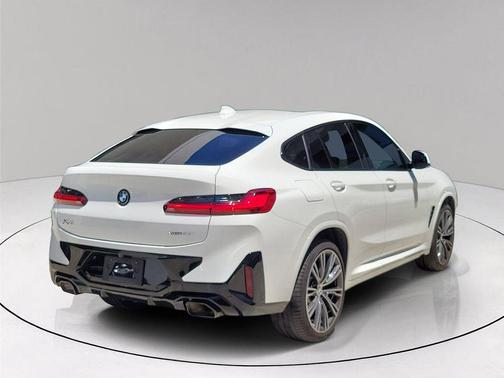 Alpine White 2024 BMW X4 xDrive30i
