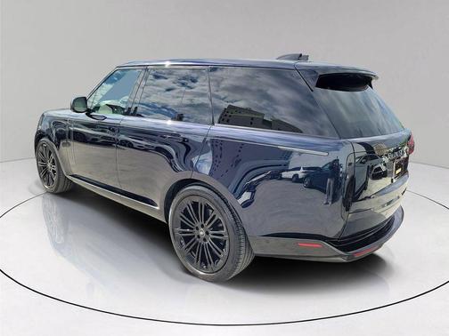 2025 Land Rover Range Rover P530 SE
