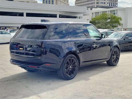 2025 Land Rover Range Rover P530 SE