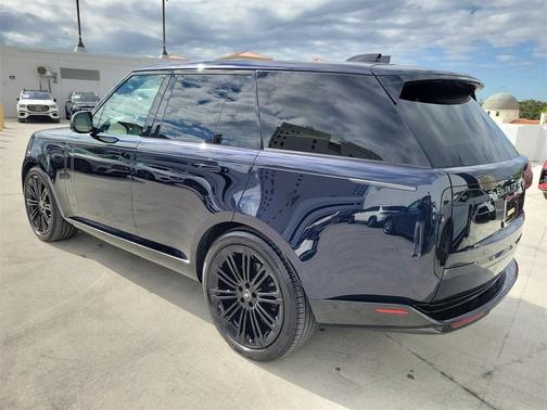 2025 Land Rover Range Rover P530 SE