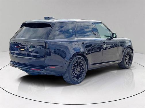 2025 Land Rover Range Rover P530 SE