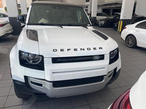 2024 Land Rover Defender P400 S