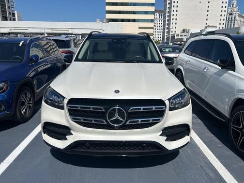 MANUFAKTUR Diamond White Metallic 2023 Mercedes-Benz GLS 450 4MATIC