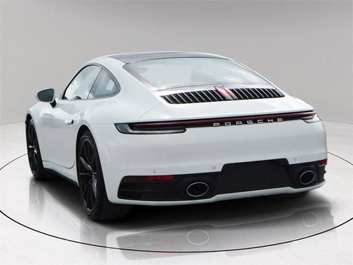 2022 Porsche 911 Carrera
