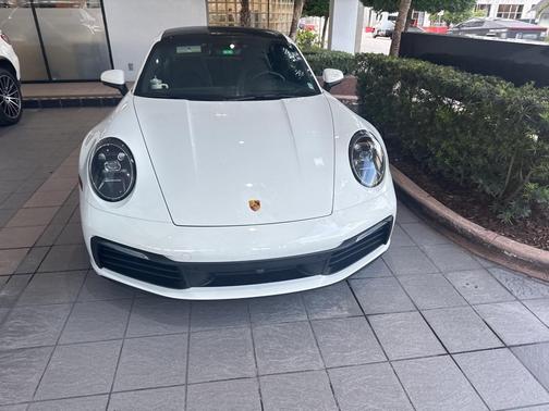 2022 Porsche 911 Carrera