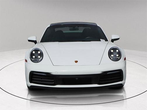 2022 Porsche 911 Carrera