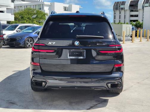 2024 BMW X7 xDrive40i