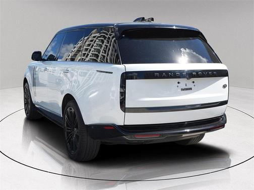 2023 Land Rover Range Rover P530 SE