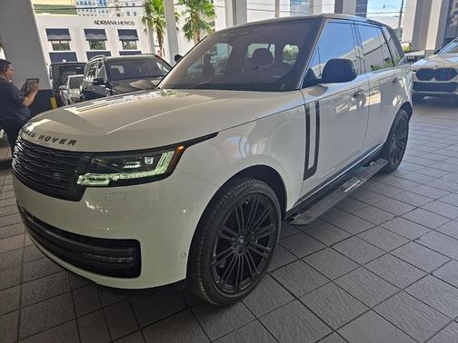 2023 Land Rover Range Rover P530 SE