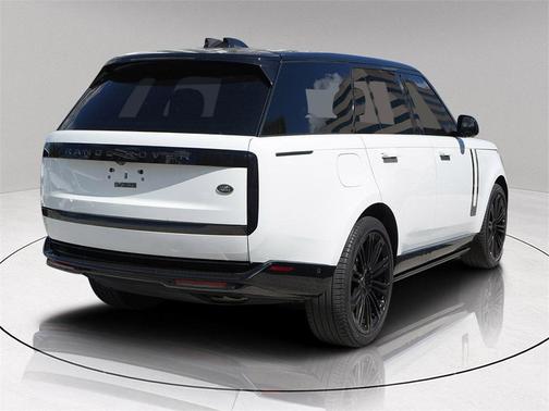 2023 Land Rover Range Rover P530 SE