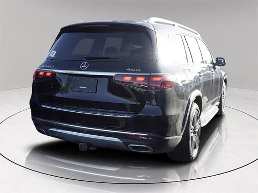 2026 Mercedes-Benz GLS 450 