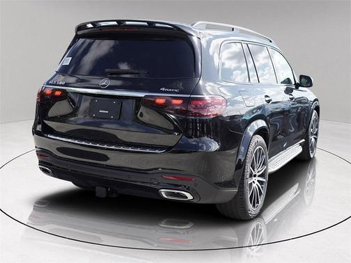 2026 Mercedes-Benz GLS 580 