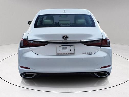 2022 Lexus ES 350 Base