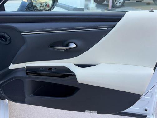 2022 Lexus ES 350 Base