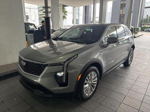2024 Cadillac XT4 Luxury