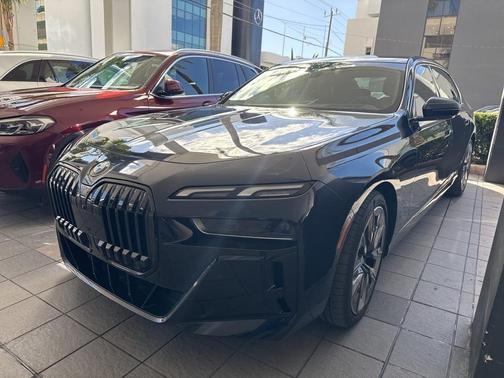 2023 BMW 740 i