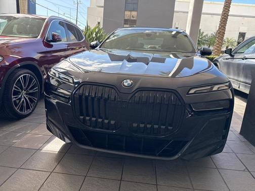2023 BMW 740 i
