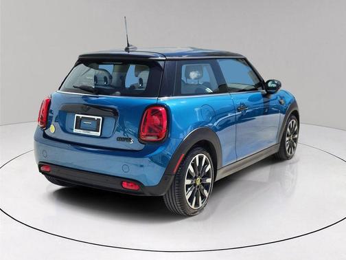 2023 MINI SE Hardtop 