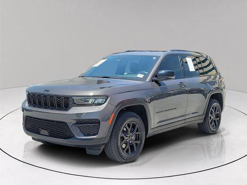 Metallic 2024 Jeep Grand Cherokee Laredo