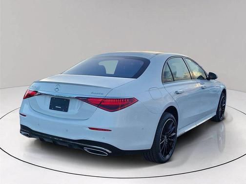 MANUFAKTUR Moonlight White Metallic 2026 Mercedes-Benz S-Class Base