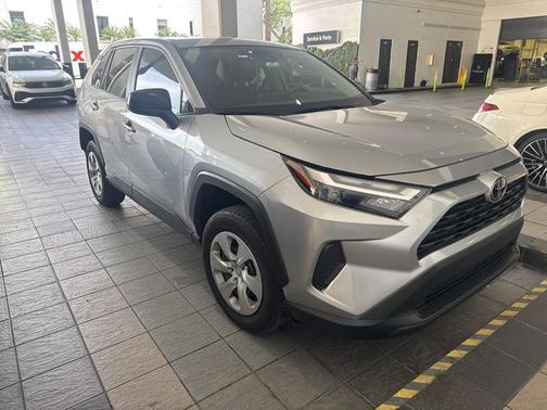 2024 Toyota RAV4 LE
