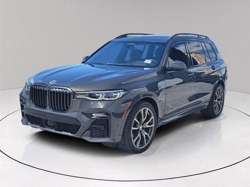 Gray Metallic 2022 BMW X7 M50i